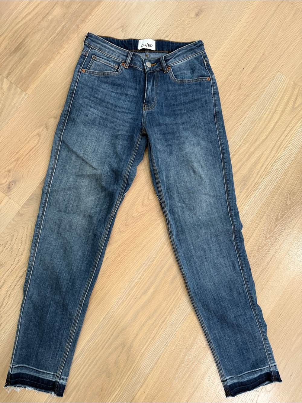 DUER Performance Denim Raw Released Hem Straight Leg Jeans Size 26x30